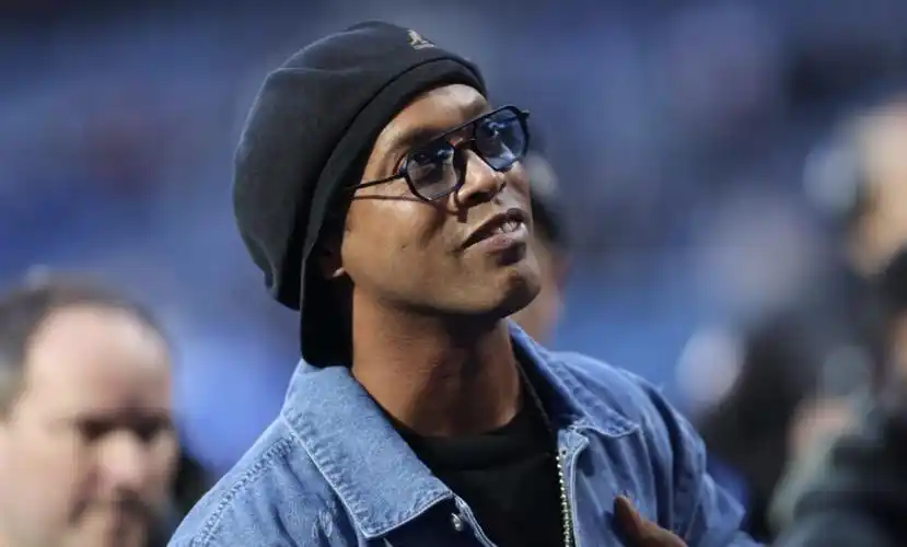 以其卓越的 以其卓越的